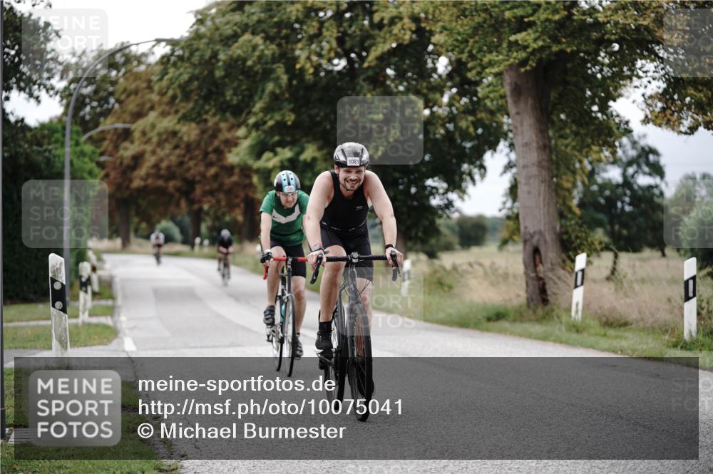 30.08.2026 - Elbe Triathlon Hamburg Michael Burmester http://msf.ph/oto/10075041 30.08.2026 10:57:33 Radfahren 1081, 1150, 1250, 1262, 1343, 1375 meine-sportfotos.de
