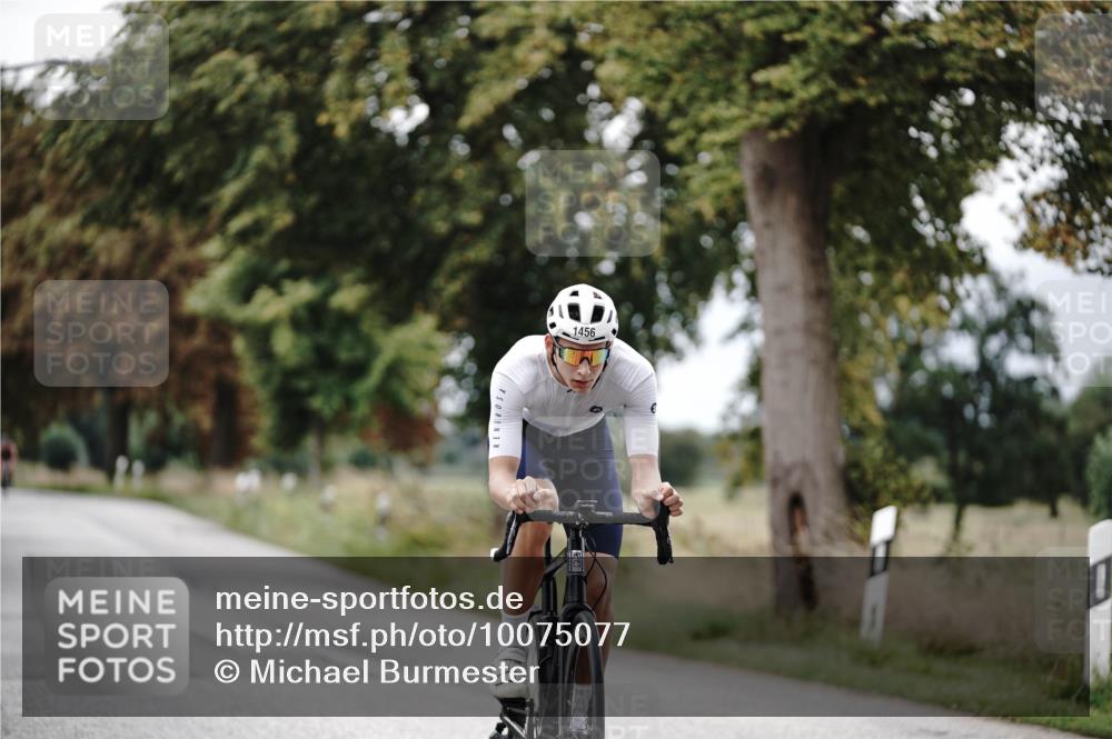 30.08.2026 - Elbe Triathlon Hamburg Michael Burmester http://msf.ph/oto/10075077 30.08.2026 10:58:08 Radfahren 1371, 1456 meine-sportfotos.de