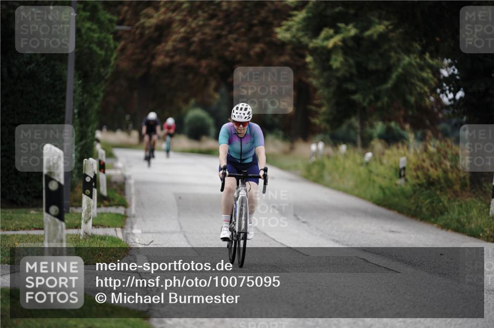 30.08.2026 - Elbe Triathlon Hamburg Michael Burmester http://msf.ph/oto/10075095 30.08.2026 10:58:40 Radfahren 915, 1434 meine-sportfotos.de