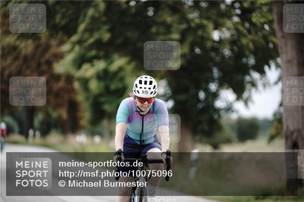30.08.2026 - Elbe Triathlon Hamburg Michael Burmester http://msf.ph/oto/10075096 30.08.2026 10:58:41 Radfahren 915, 1051, 1434 meine-sportfotos.de