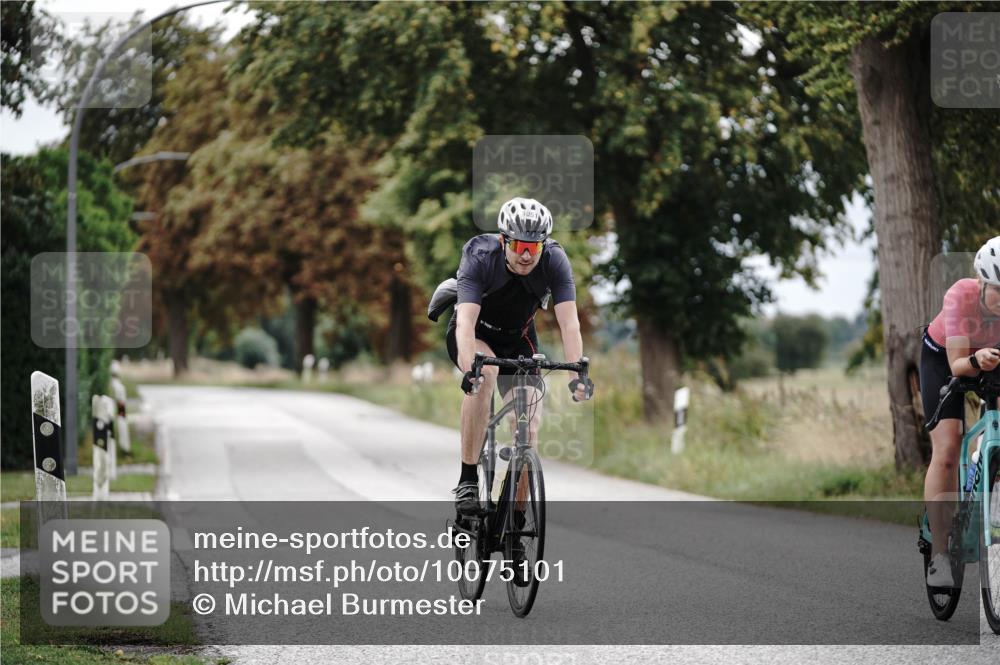 30.08.2026 - Elbe Triathlon Hamburg Michael Burmester http://msf.ph/oto/10075101 30.08.2026 10:58:48 Radfahren 1051, 1434 meine-sportfotos.de