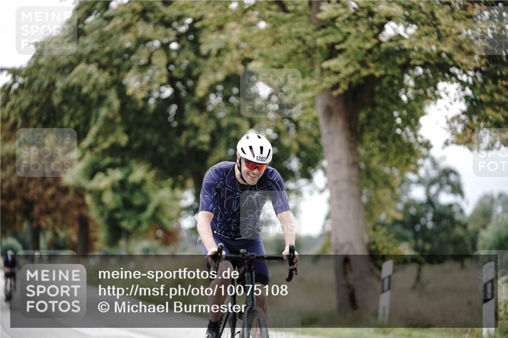 30.08.2026 - Elbe Triathlon Hamburg Michael Burmester http://msf.ph/oto/10075108 30.08.2026 10:59:10 Radfahren 1137, 1203, 1290, 1384 meine-sportfotos.de