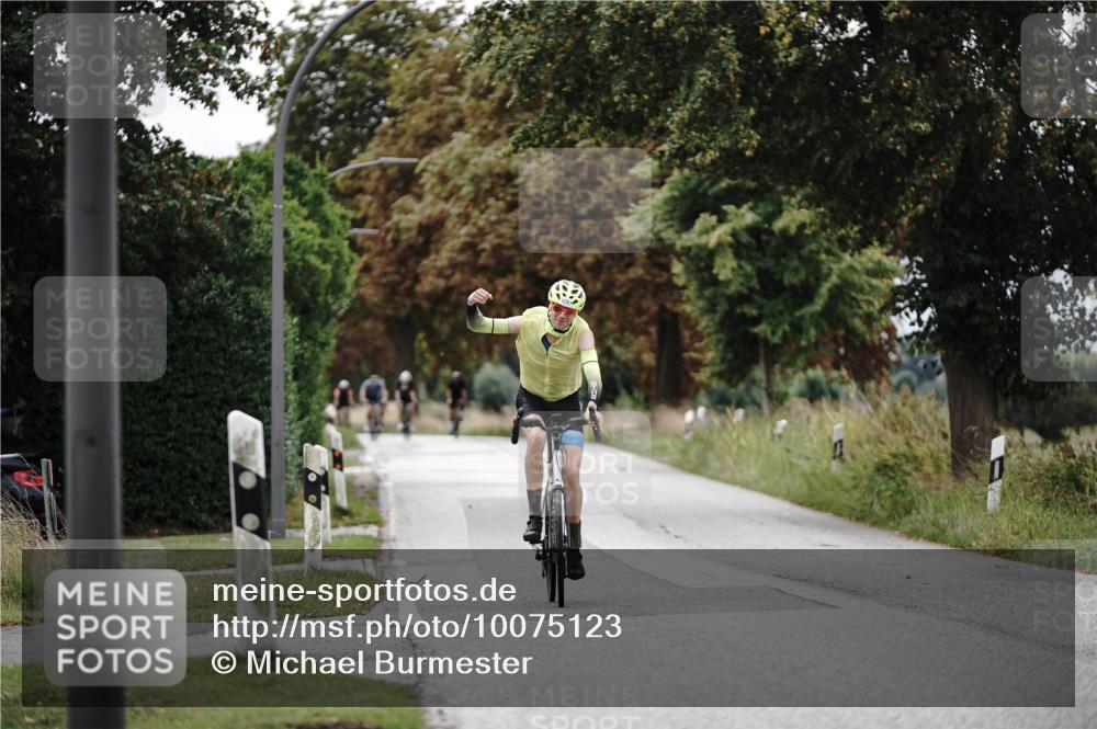 30.08.2026 - Elbe Triathlon Hamburg Michael Burmester http://msf.ph/oto/10075123 30.08.2026 10:59:23 Radfahren 1291 meine-sportfotos.de