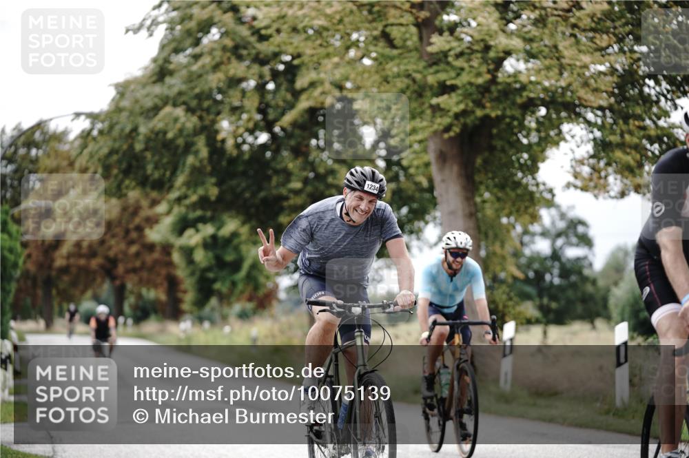 30.08.2026 - Elbe Triathlon Hamburg Michael Burmester http://msf.ph/oto/10075139 30.08.2026 10:59:35 Radfahren 1050, 1172, 1189, 1234, 1332 meine-sportfotos.de