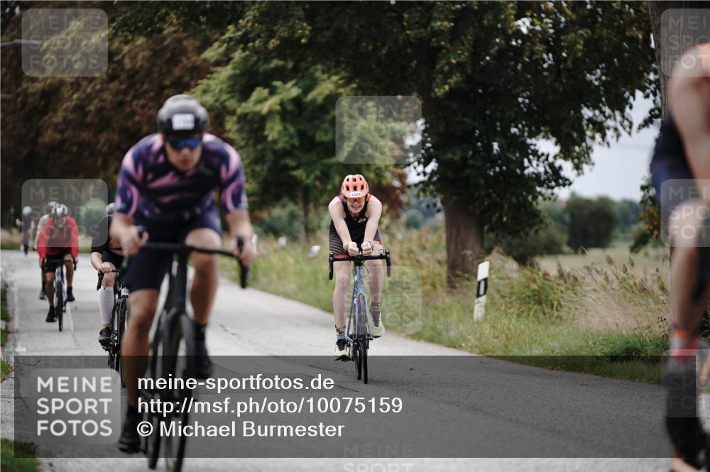 30.08.2026 - Elbe Triathlon Hamburg Michael Burmester http://msf.ph/oto/10075159 30.08.2026 10:59:50 Radfahren 1034, 1090, 1159, 1184, 1228, 1331, 1449 meine-sportfotos.de