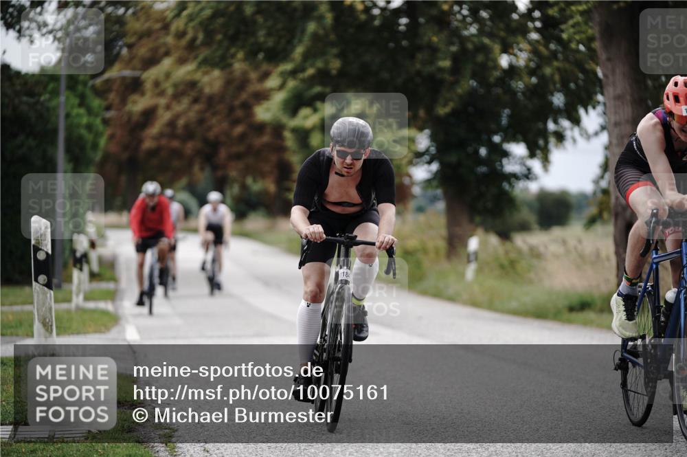 30.08.2026 - Elbe Triathlon Hamburg Michael Burmester http://msf.ph/oto/10075161 30.08.2026 10:59:51 Radfahren 1034, 1090, 1159, 1184, 1228, 1331, 1449 meine-sportfotos.de
