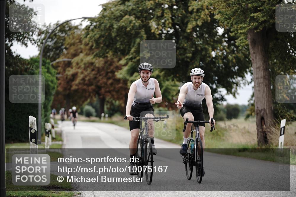 30.08.2026 - Elbe Triathlon Hamburg Michael Burmester http://msf.ph/oto/10075167 30.08.2026 10:59:55 Radfahren 945, 1034, 1090, 1331 meine-sportfotos.de