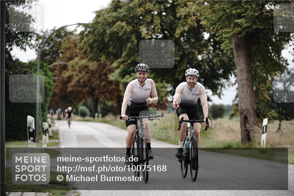 30.08.2026 - Elbe Triathlon Hamburg Michael Burmester http://msf.ph/oto/10075168 30.08.2026 10:59:55 Radfahren 945, 1034, 1090, 1331 meine-sportfotos.de