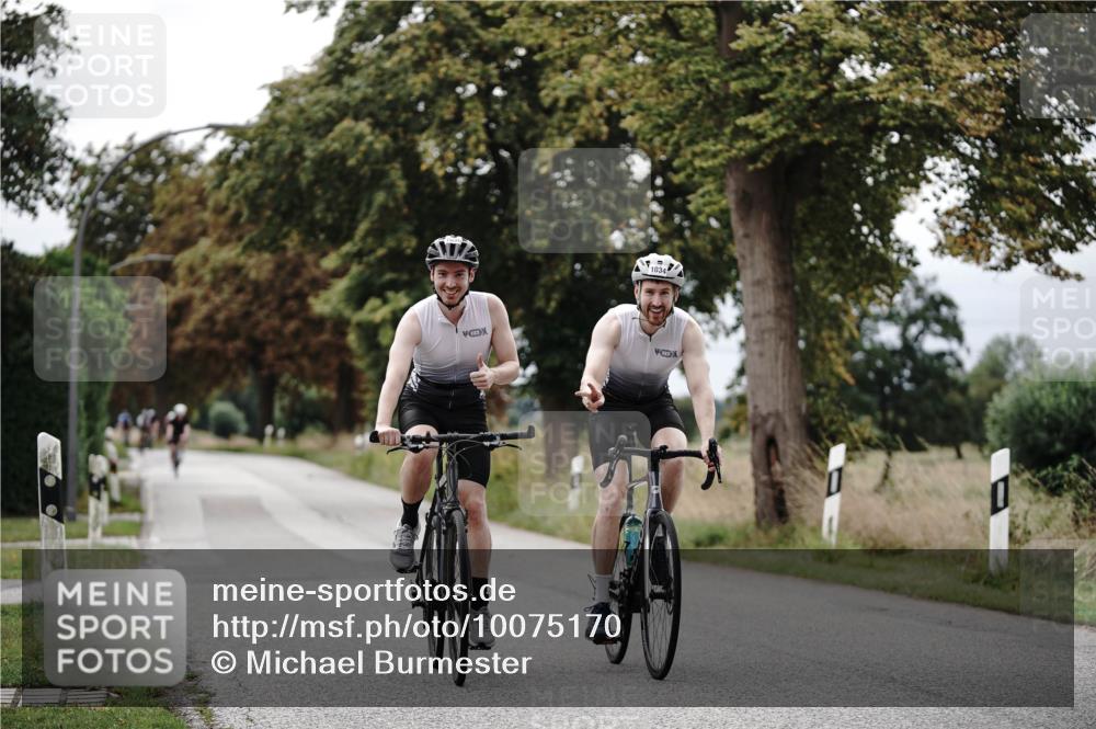 30.08.2026 - Elbe Triathlon Hamburg Michael Burmester http://msf.ph/oto/10075170 30.08.2026 10:59:55 Radfahren 945, 1034, 1090, 1331 meine-sportfotos.de