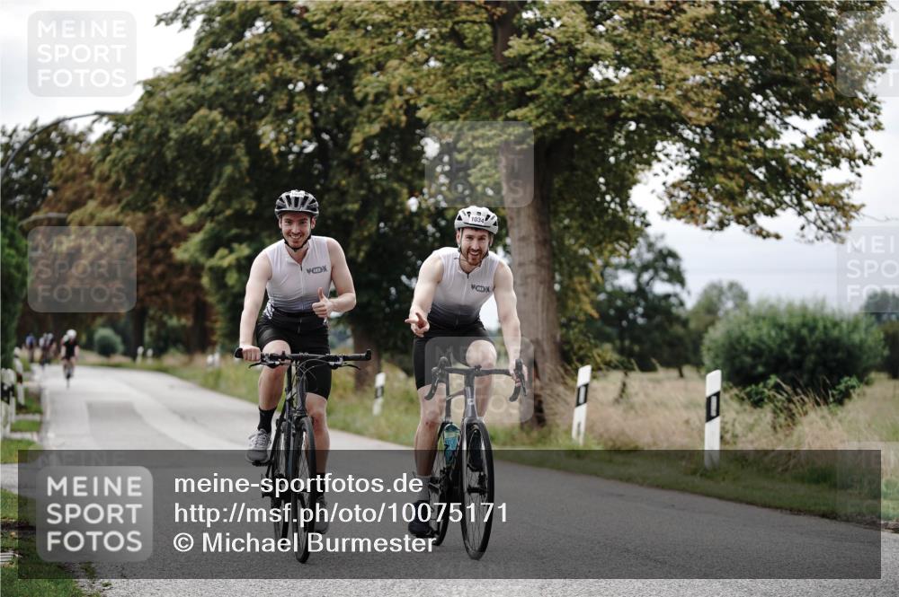 30.08.2026 - Elbe Triathlon Hamburg Michael Burmester http://msf.ph/oto/10075171 30.08.2026 10:59:55 Radfahren 945, 1034, 1090, 1331 meine-sportfotos.de
