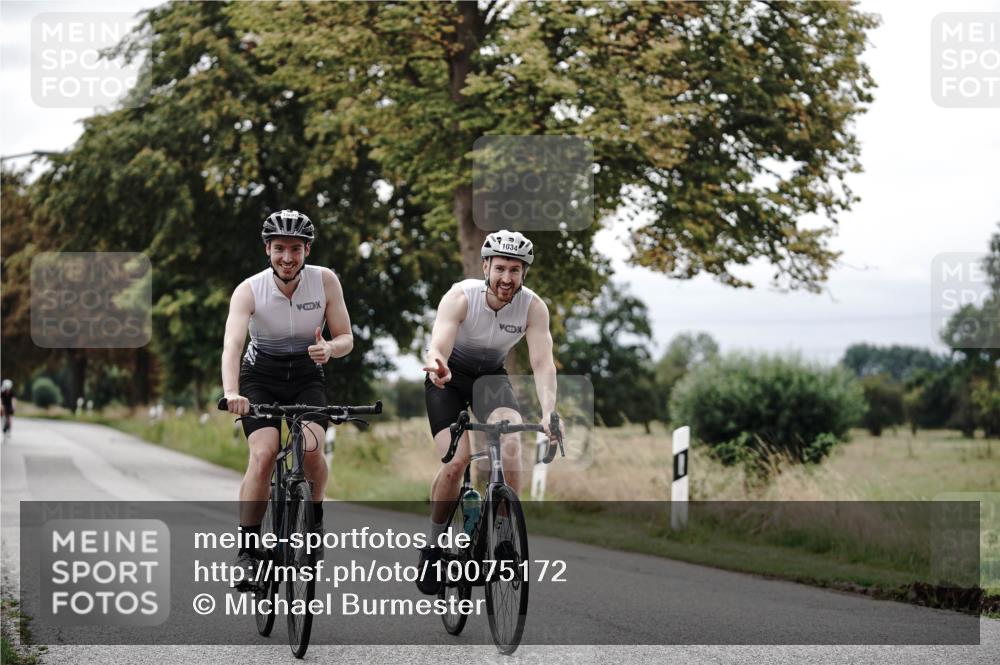 30.08.2026 - Elbe Triathlon Hamburg Michael Burmester http://msf.ph/oto/10075172 30.08.2026 10:59:55 Radfahren 945, 1034, 1090, 1331 meine-sportfotos.de