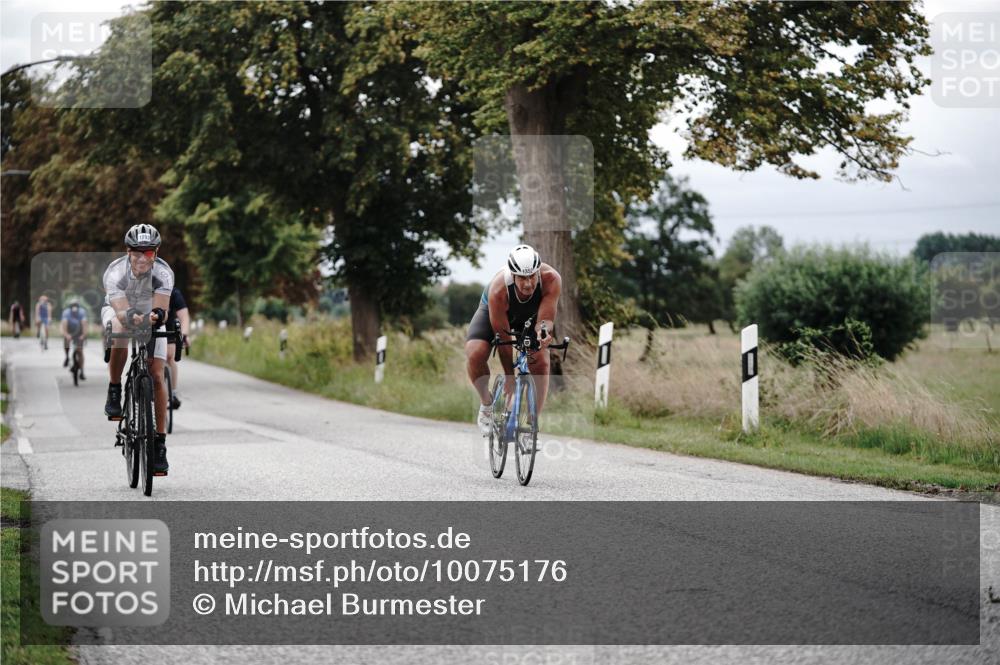 30.08.2026 - Elbe Triathlon Hamburg Michael Burmester http://msf.ph/oto/10075176 30.08.2026 11:00:06 Radfahren 992, 1153, 1280, 1293, 1320, 1352, 1445 meine-sportfotos.de