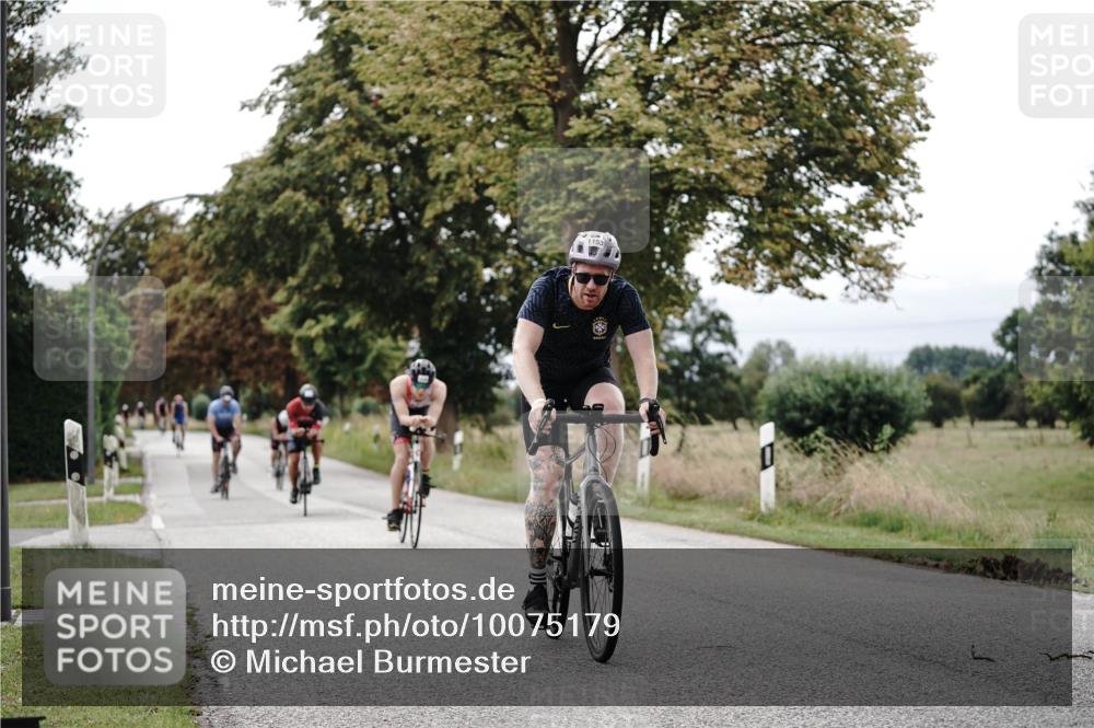 30.08.2026 - Elbe Triathlon Hamburg Michael Burmester http://msf.ph/oto/10075179 30.08.2026 11:00:08 Radfahren 992, 1153, 1214, 1280, 1293, 1320, 1352, 1445 meine-sportfotos.de