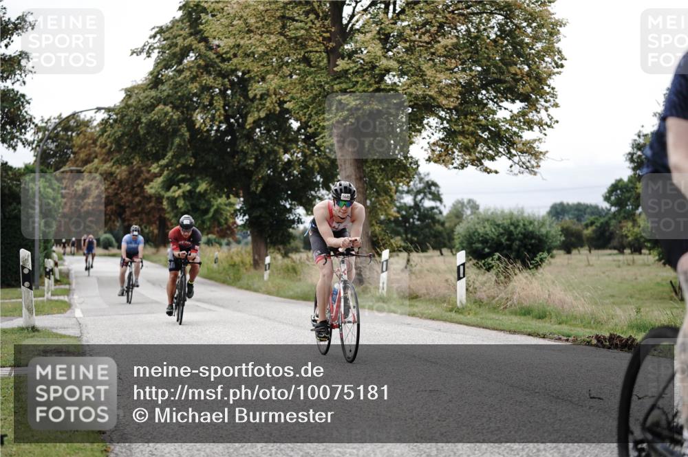 30.08.2026 - Elbe Triathlon Hamburg Michael Burmester http://msf.ph/oto/10075181 30.08.2026 11:00:09 Radfahren 992, 1153, 1214, 1280, 1293, 1320, 1352, 1445 meine-sportfotos.de