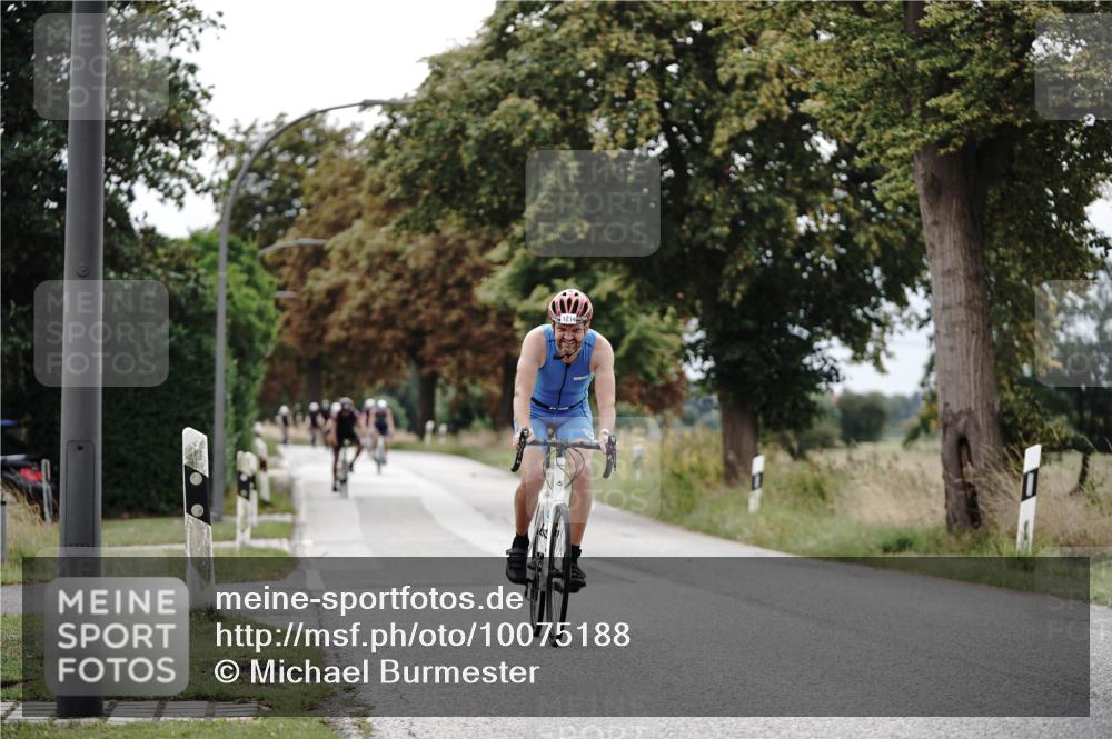 30.08.2026 - Elbe Triathlon Hamburg Michael Burmester http://msf.ph/oto/10075188 30.08.2026 11:00:14 Radfahren 992, 1214, 1249, 1333, 1369 meine-sportfotos.de