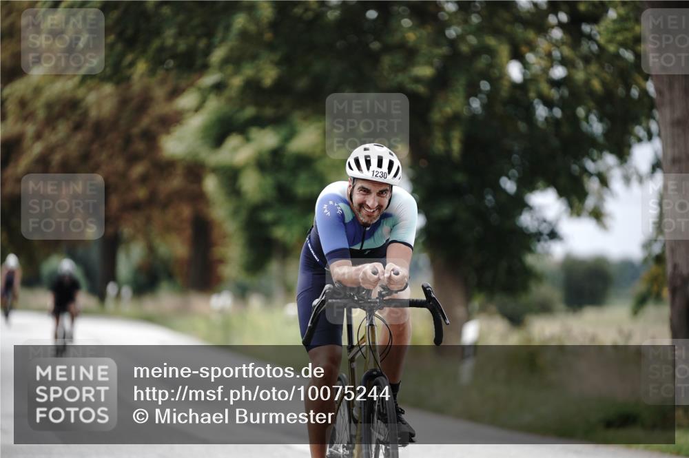 30.08.2026 - Elbe Triathlon Hamburg Michael Burmester http://msf.ph/oto/10075244 30.08.2026 11:01:08 Radfahren 1222, 1230 meine-sportfotos.de