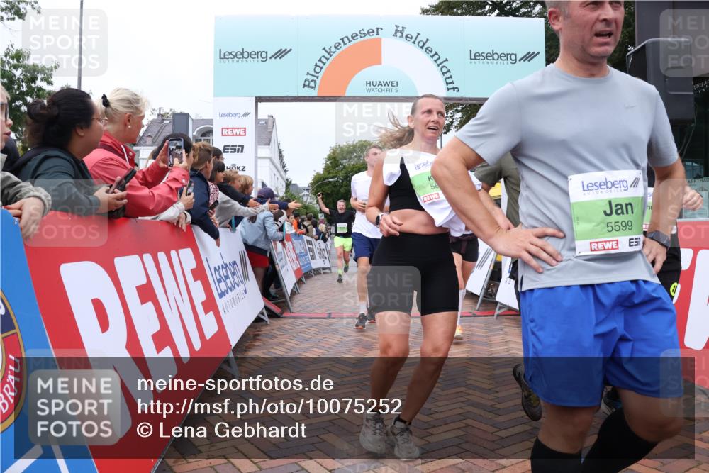 30.08.2026 - Blankeneser Heldenlauf Lena Gebhardt http://msf.ph/oto/10075252 30.08.2026 10:26:20 Ziel 5284, 5326, 5461, 5491, 5598, 5599, 5670, 5671, 5672, 5787, 5792, 5875 meine-sportfotos.de