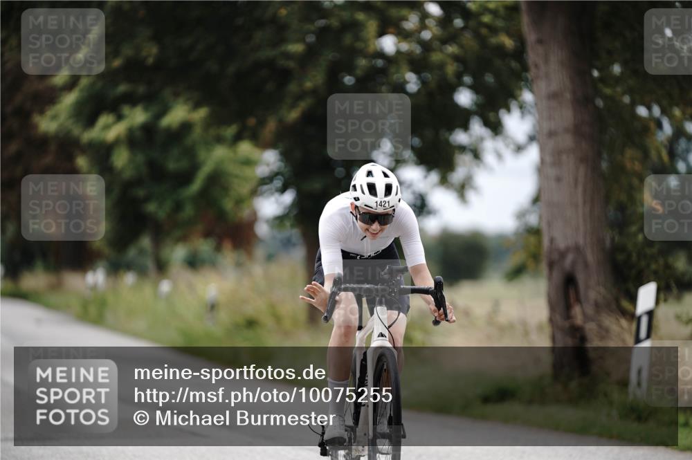 30.08.2026 - Elbe Triathlon Hamburg Michael Burmester http://msf.ph/oto/10075255 30.08.2026 11:01:23 Radfahren 1383, 1421 meine-sportfotos.de