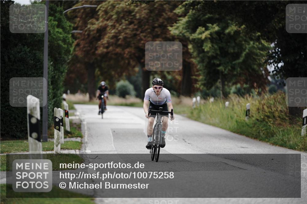 30.08.2026 - Elbe Triathlon Hamburg Michael Burmester http://msf.ph/oto/10075258 30.08.2026 11:01:25 Radfahren 1367, 1383, 1421 meine-sportfotos.de