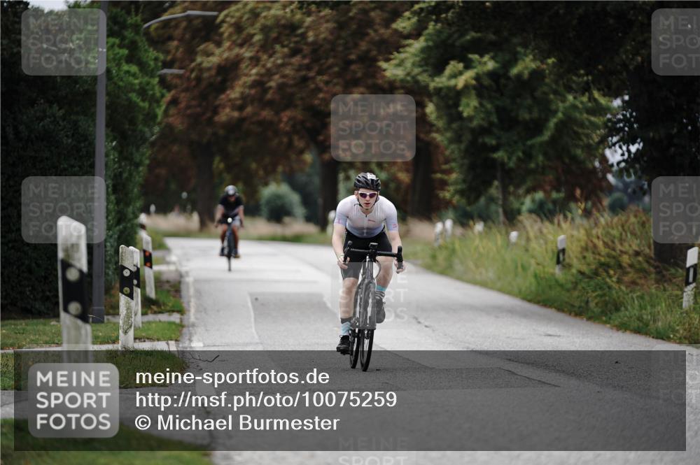 30.08.2026 - Elbe Triathlon Hamburg Michael Burmester http://msf.ph/oto/10075259 30.08.2026 11:01:25 Radfahren 1367, 1383, 1421 meine-sportfotos.de