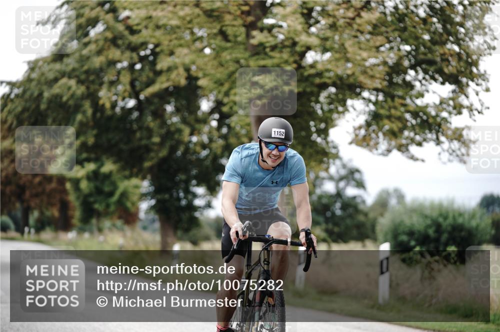 30.08.2026 - Elbe Triathlon Hamburg Michael Burmester http://msf.ph/oto/10075282 30.08.2026 11:01:58 Radfahren 1152 meine-sportfotos.de