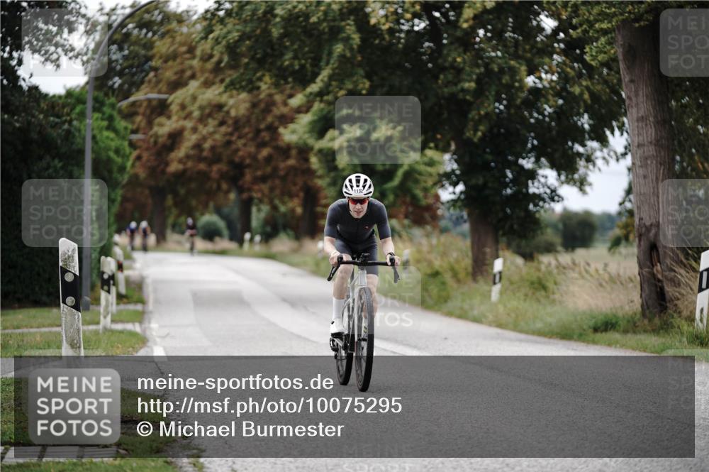 30.08.2026 - Elbe Triathlon Hamburg Michael Burmester http://msf.ph/oto/10075295 30.08.2026 11:02:22 Radfahren 1132, 1423 meine-sportfotos.de