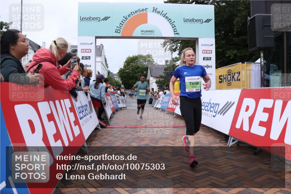 30.08.2026 - Blankeneser Heldenlauf Lena Gebhardt http://msf.ph/oto/10075303 30.08.2026 10:26:29 Ziel 5001, 5316, 5326, 5787, 5792 meine-sportfotos.de