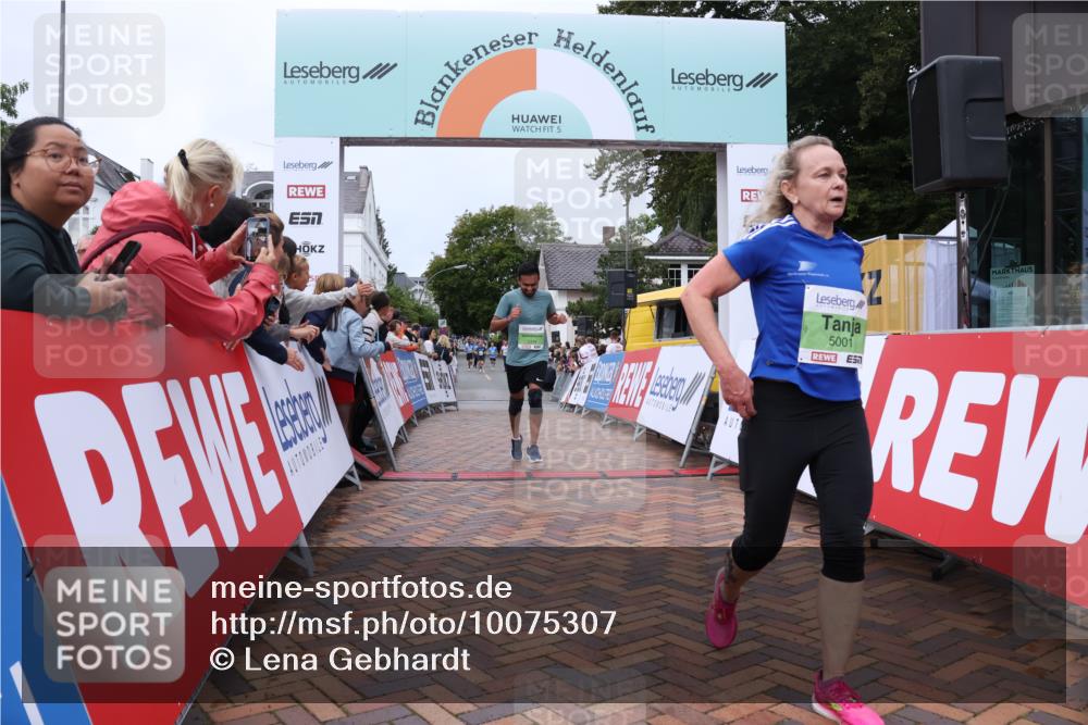 30.08.2026 - Blankeneser Heldenlauf Lena Gebhardt http://msf.ph/oto/10075307 30.08.2026 10:26:29 Ziel 5001, 5316, 5326, 5787, 5792 meine-sportfotos.de