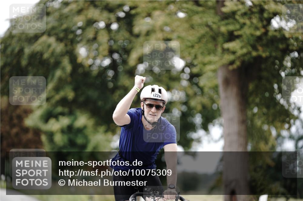 30.08.2026 - Elbe Triathlon Hamburg Michael Burmester http://msf.ph/oto/10075309 30.08.2026 11:02:42 Radfahren 1205, 1226, 1412 meine-sportfotos.de