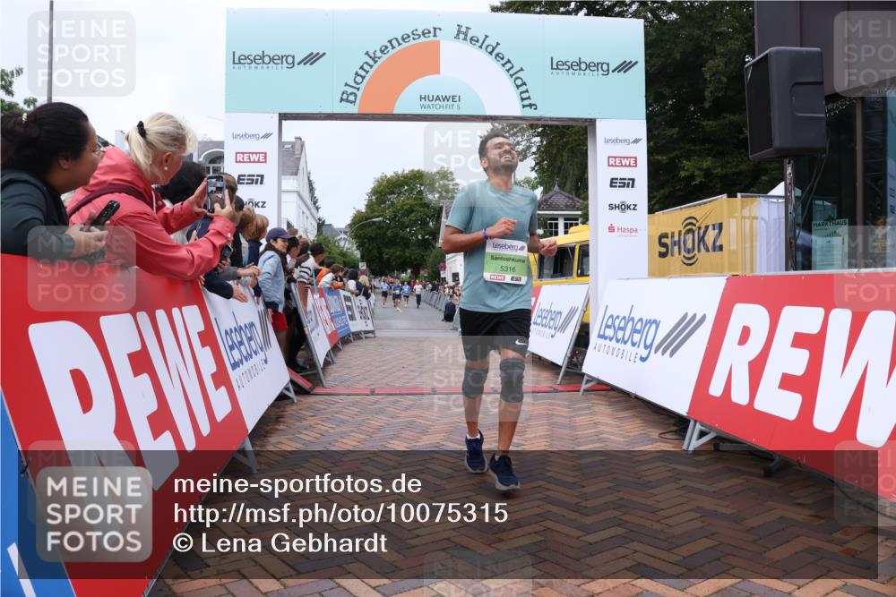 30.08.2026 - Blankeneser Heldenlauf Lena Gebhardt http://msf.ph/oto/10075315 30.08.2026 10:26:31 Ziel 5001, 5316, 5792 meine-sportfotos.de