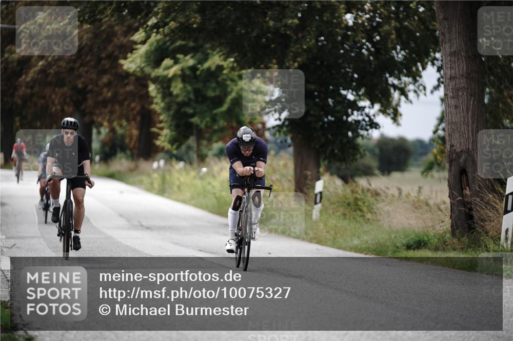 30.08.2026 - Elbe Triathlon Hamburg Michael Burmester http://msf.ph/oto/10075327 30.08.2026 11:03:01 Radfahren 1157, 1285, 1393, 1394 meine-sportfotos.de