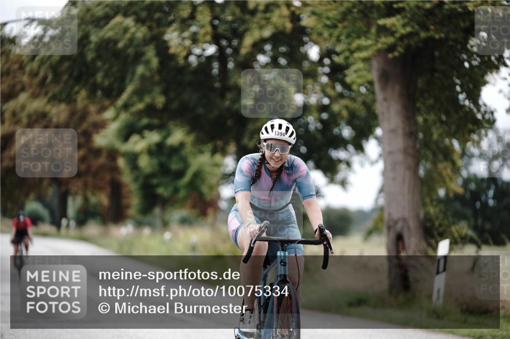 30.08.2026 - Elbe Triathlon Hamburg Michael Burmester http://msf.ph/oto/10075334 30.08.2026 11:03:06 Radfahren 1157, 1394, 1400 meine-sportfotos.de
