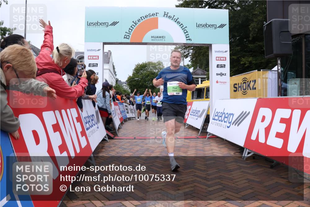30.08.2026 - Blankeneser Heldenlauf Lena Gebhardt http://msf.ph/oto/10075337 30.08.2026 10:26:41 Ziel 5009, 5219, 5791, 5799, 5800, 5801, 5854 meine-sportfotos.de