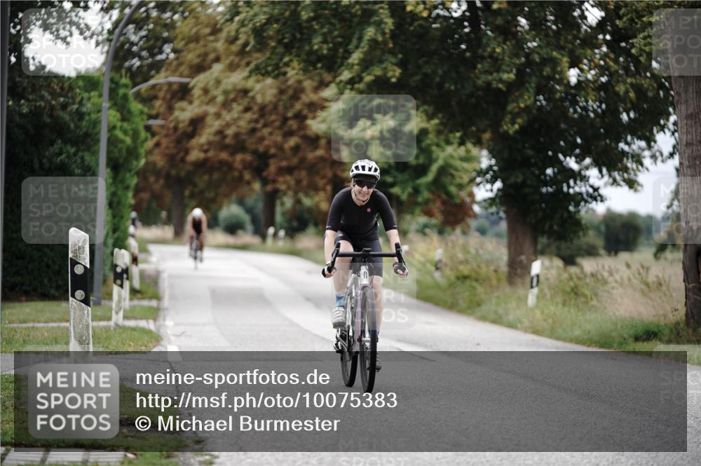 30.08.2026 - Elbe Triathlon Hamburg Michael Burmester http://msf.ph/oto/10075383 30.08.2026 11:04:02 Radfahren 946, 1313, 1428 meine-sportfotos.de