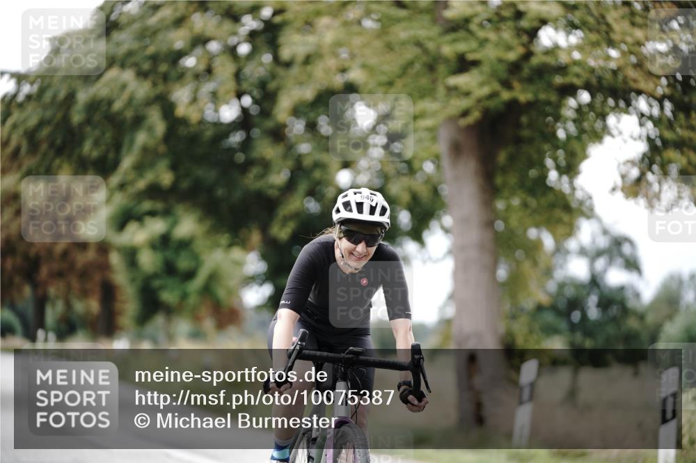30.08.2026 - Elbe Triathlon Hamburg Michael Burmester http://msf.ph/oto/10075387 30.08.2026 11:04:04 Radfahren 946, 1313, 1318 meine-sportfotos.de
