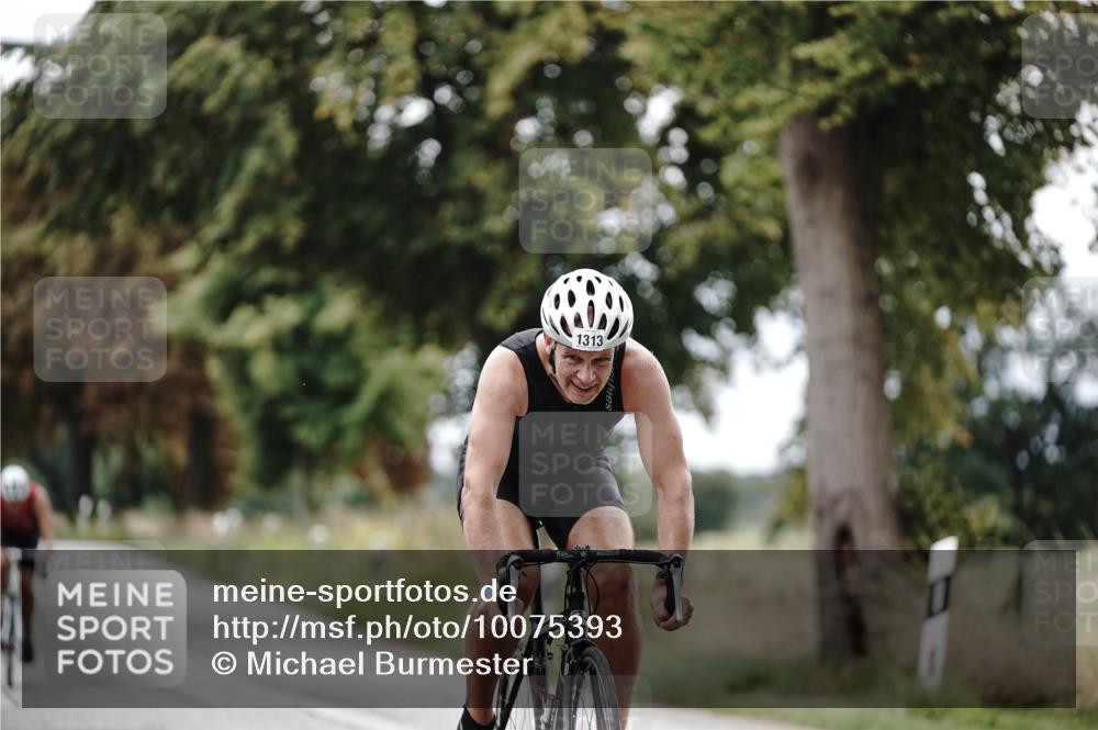 30.08.2026 - Elbe Triathlon Hamburg Michael Burmester http://msf.ph/oto/10075393 30.08.2026 11:04:09 Radfahren 1313, 1318, 1334 meine-sportfotos.de