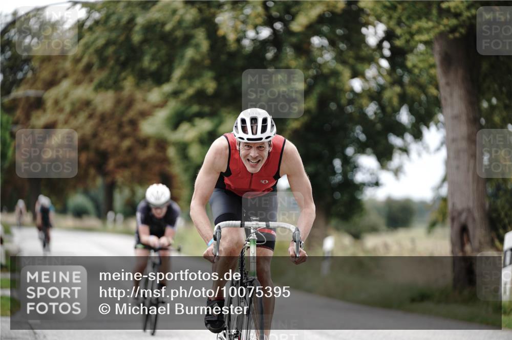 30.08.2026 - Elbe Triathlon Hamburg Michael Burmester http://msf.ph/oto/10075395 30.08.2026 11:04:12 Radfahren 1227, 1318, 1334 meine-sportfotos.de