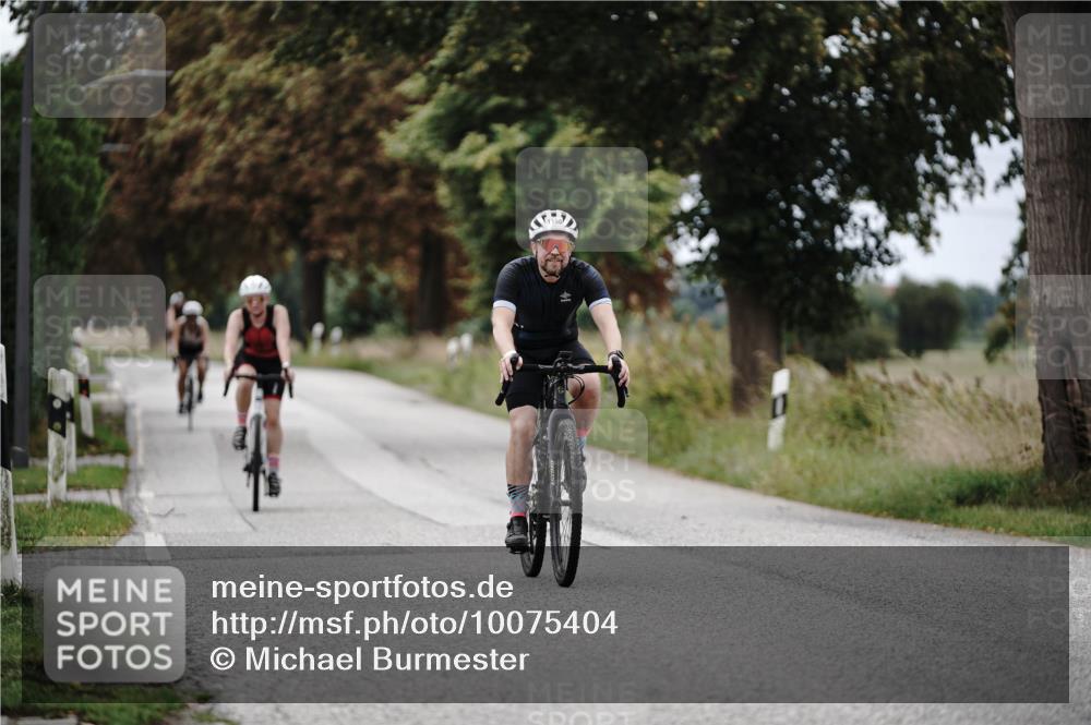 30.08.2026 - Elbe Triathlon Hamburg Michael Burmester http://msf.ph/oto/10075404 30.08.2026 11:04:21 Radfahren 904, 1158, 1227, 1424 meine-sportfotos.de