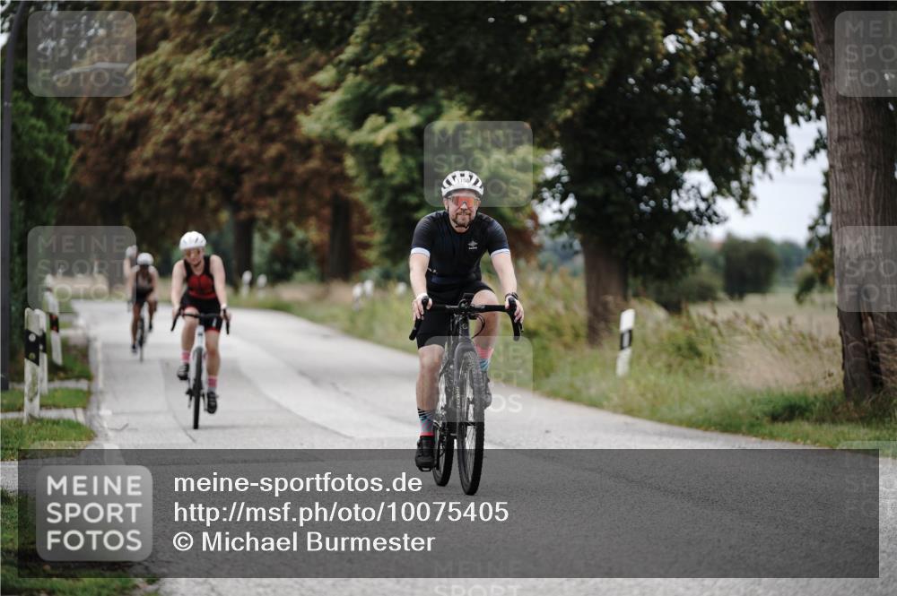 30.08.2026 - Elbe Triathlon Hamburg Michael Burmester http://msf.ph/oto/10075405 30.08.2026 11:04:21 Radfahren 904, 1158, 1227, 1424 meine-sportfotos.de