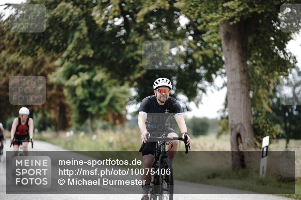 30.08.2026 - Elbe Triathlon Hamburg Michael Burmester http://msf.ph/oto/10075406 30.08.2026 11:04:22 Radfahren 904, 1158, 1424 meine-sportfotos.de