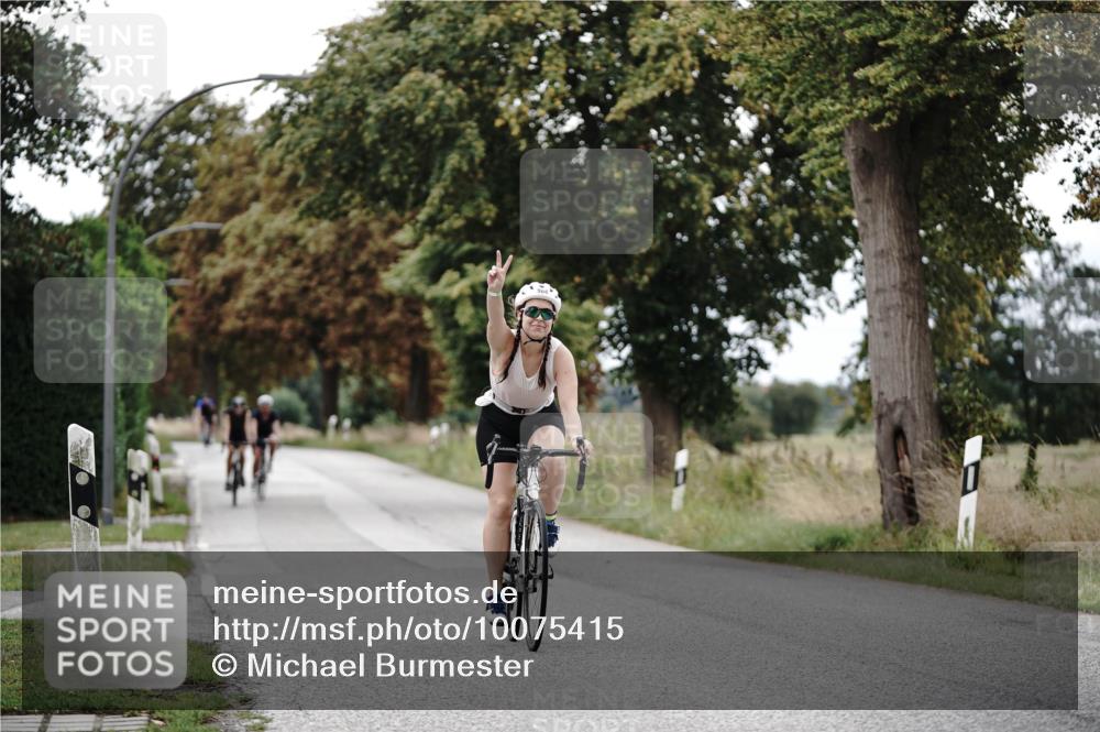 30.08.2026 - Elbe Triathlon Hamburg Michael Burmester http://msf.ph/oto/10075415 30.08.2026 11:04:27 Radfahren 904, 1403, 1404 meine-sportfotos.de