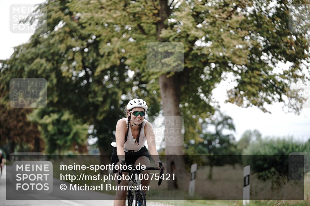 30.08.2026 - Elbe Triathlon Hamburg Michael Burmester http://msf.ph/oto/10075421 30.08.2026 11:04:27 Radfahren 904, 1403, 1404 meine-sportfotos.de