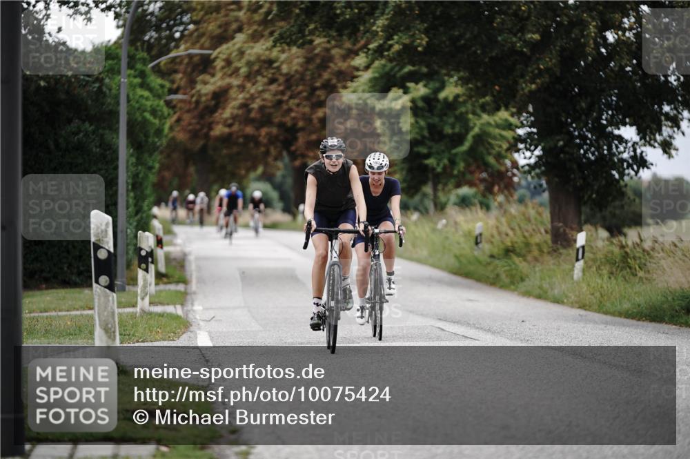 30.08.2026 - Elbe Triathlon Hamburg Michael Burmester http://msf.ph/oto/10075424 30.08.2026 11:04:31 Radfahren 1403, 1404 meine-sportfotos.de