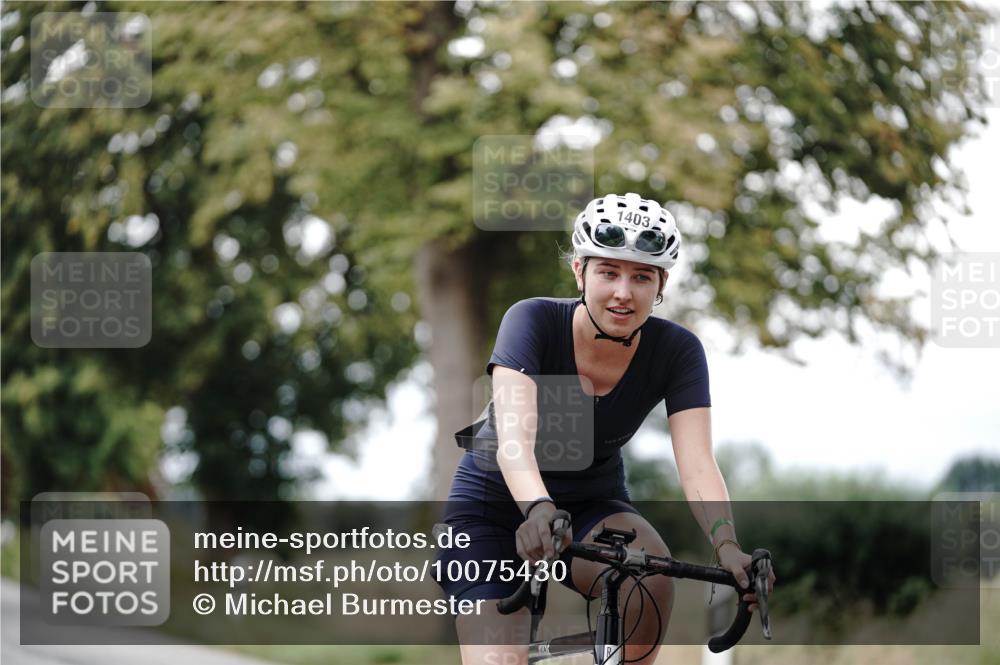 30.08.2026 - Elbe Triathlon Hamburg Michael Burmester http://msf.ph/oto/10075430 30.08.2026 11:04:33 Radfahren 820, 1169, 1295, 1392, 1403, 1404 meine-sportfotos.de