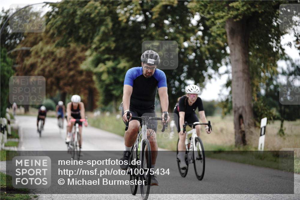 30.08.2026 - Elbe Triathlon Hamburg Michael Burmester http://msf.ph/oto/10075434 30.08.2026 11:04:39 Radfahren 820, 1169, 1256, 1295, 1362, 1392 meine-sportfotos.de