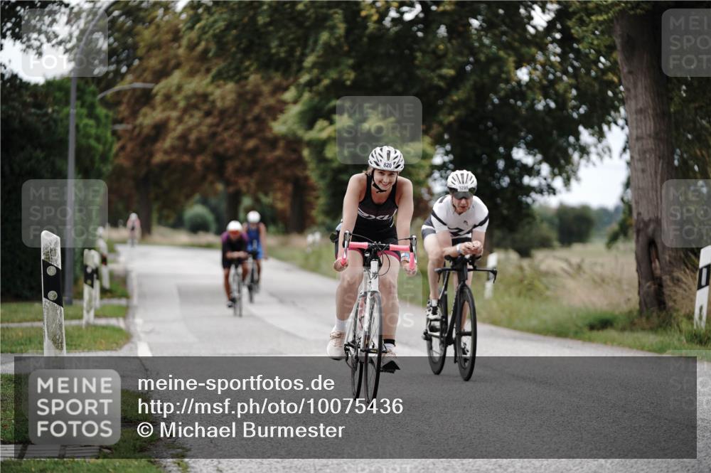 30.08.2026 - Elbe Triathlon Hamburg Michael Burmester http://msf.ph/oto/10075436 30.08.2026 11:04:40 Radfahren 820, 1169, 1256, 1295, 1362, 1392 meine-sportfotos.de