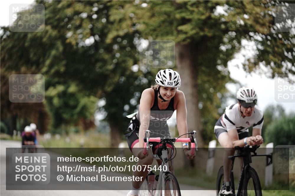 30.08.2026 - Elbe Triathlon Hamburg Michael Burmester http://msf.ph/oto/10075440 30.08.2026 11:04:41 Radfahren 820, 1169, 1256, 1295, 1362, 1392 meine-sportfotos.de