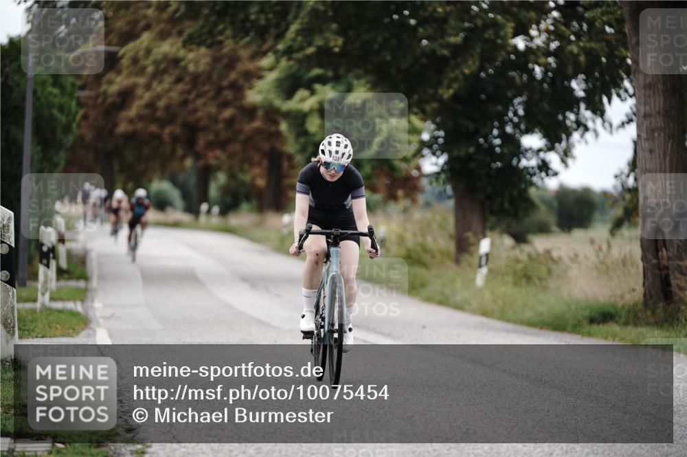 30.08.2026 - Elbe Triathlon Hamburg Michael Burmester http://msf.ph/oto/10075454 30.08.2026 11:04:56 Radfahren 801, 1391, 1425 meine-sportfotos.de