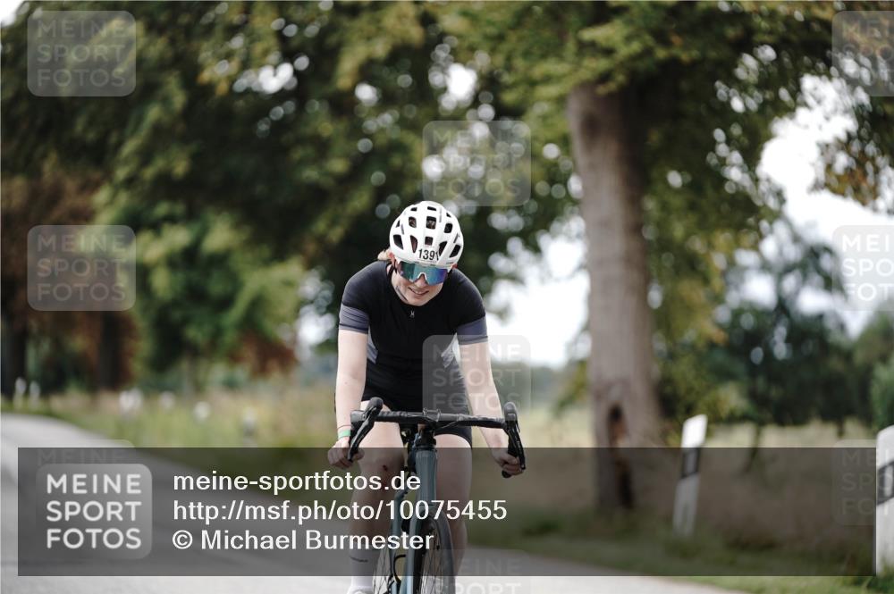 30.08.2026 - Elbe Triathlon Hamburg Michael Burmester http://msf.ph/oto/10075455 30.08.2026 11:04:56 Radfahren 801, 1391, 1425 meine-sportfotos.de