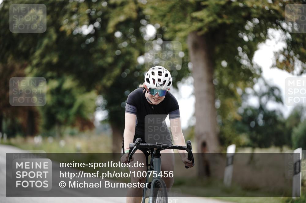 30.08.2026 - Elbe Triathlon Hamburg Michael Burmester http://msf.ph/oto/10075456 30.08.2026 11:04:56 Radfahren 801, 1391, 1425 meine-sportfotos.de